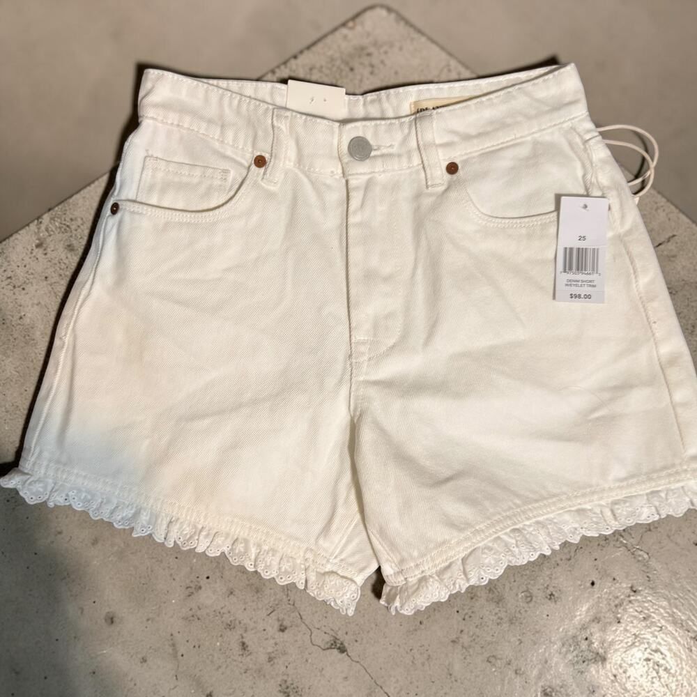 BLANK NYC White Eyelet Lace Trim Denim Shorts Size 25